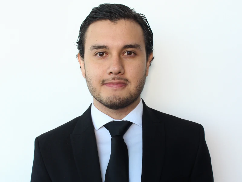 Ivan J Olivera Nuñez